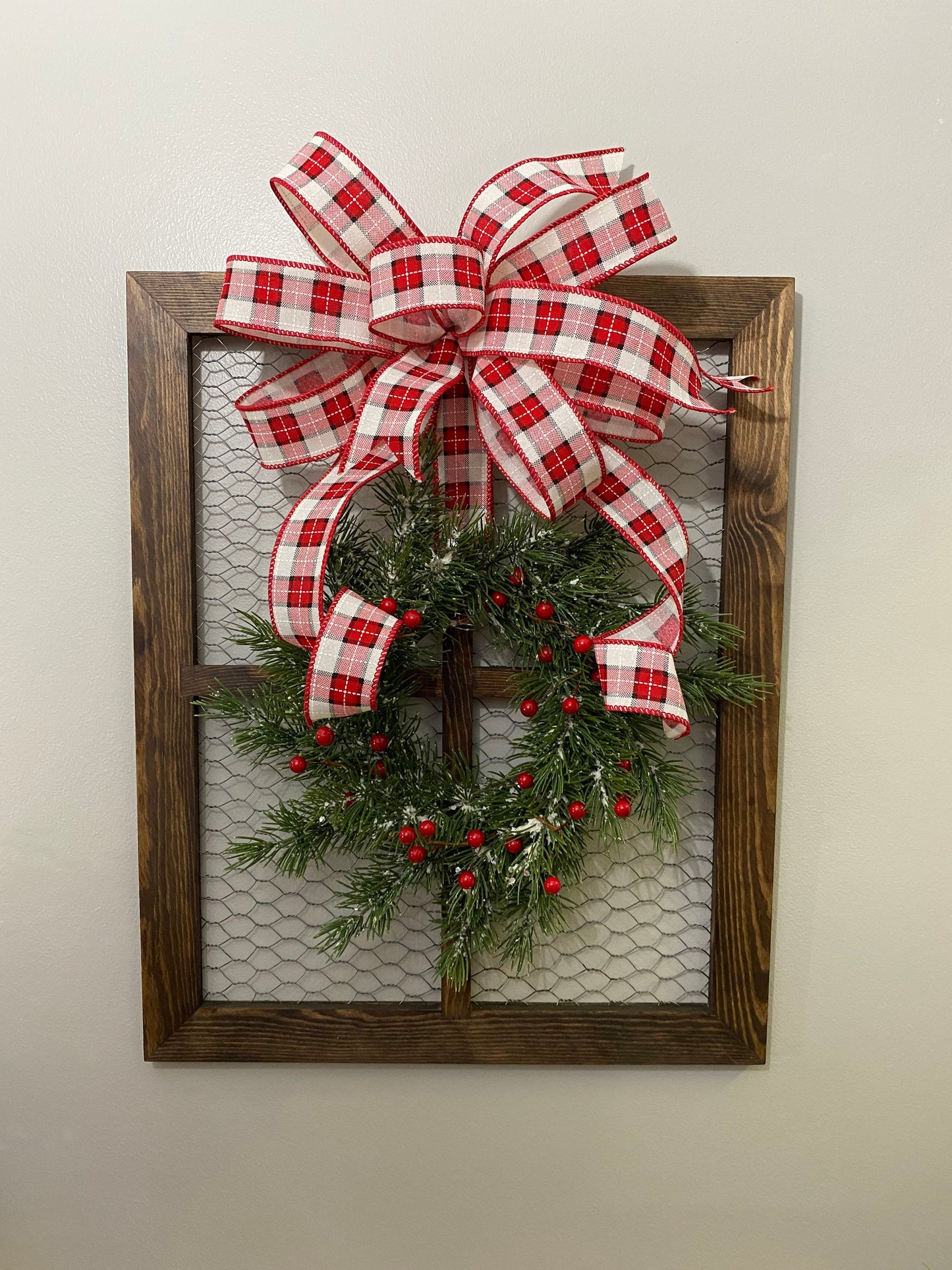 Chicken Wire Window with Christmas Wreath, Christmas Mantel Sitter, Xmas Gallery Wall Decor, Wood Frame with Wreath