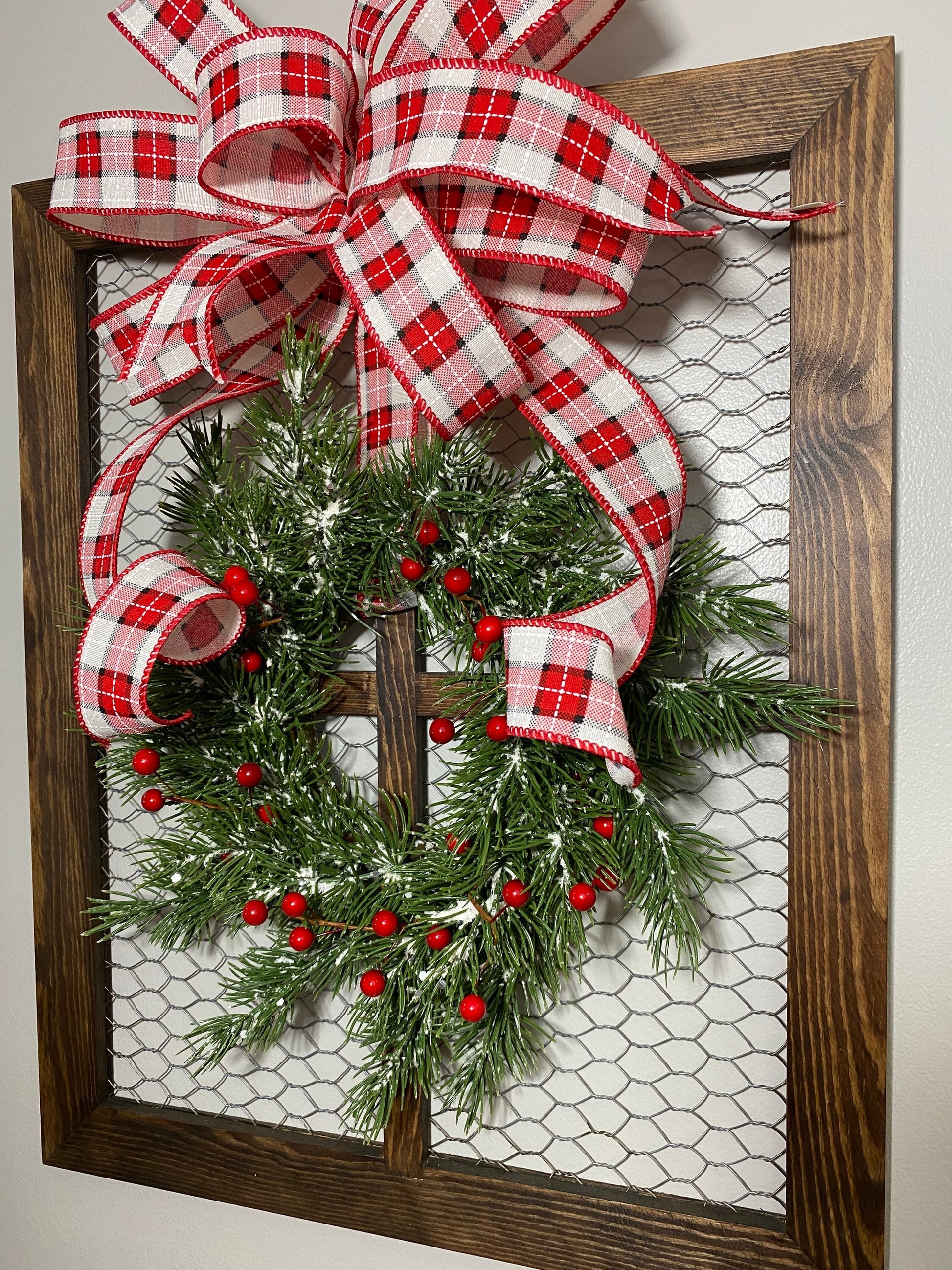 Chicken Wire Window with Christmas Wreath, Christmas Mantel Sitter, Xmas Gallery Wall Decor, Wood Frame with Wreath