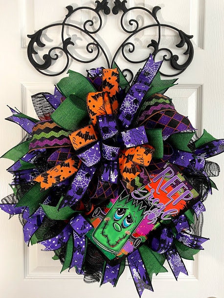 Cute Frankenstein Halloween Wreath for Front Door, Halloween Front Porch Decoration, Green Monster Door Hanger for Halloween Party