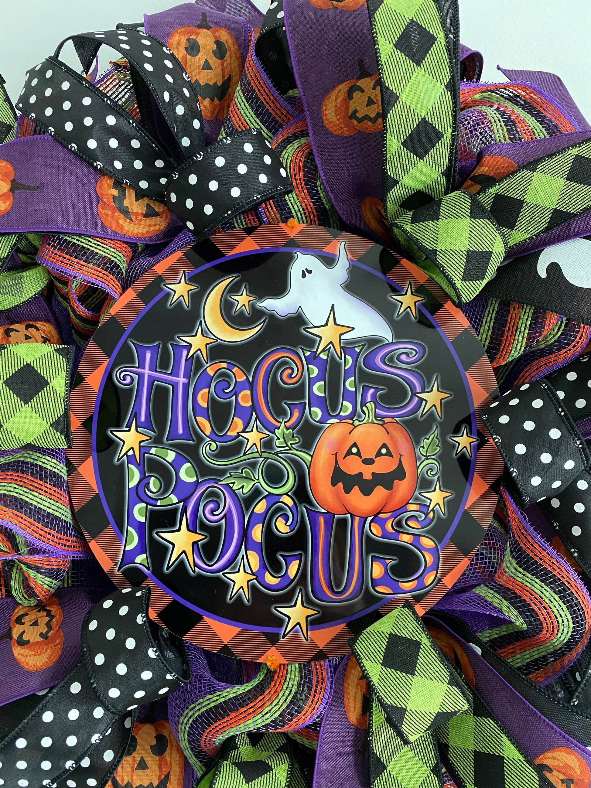 Hocus Pocus Halloween Wreath for Front Door, Spooky Cute Ghost Door Decoration for October, Jack O Lantern Porch Decoration