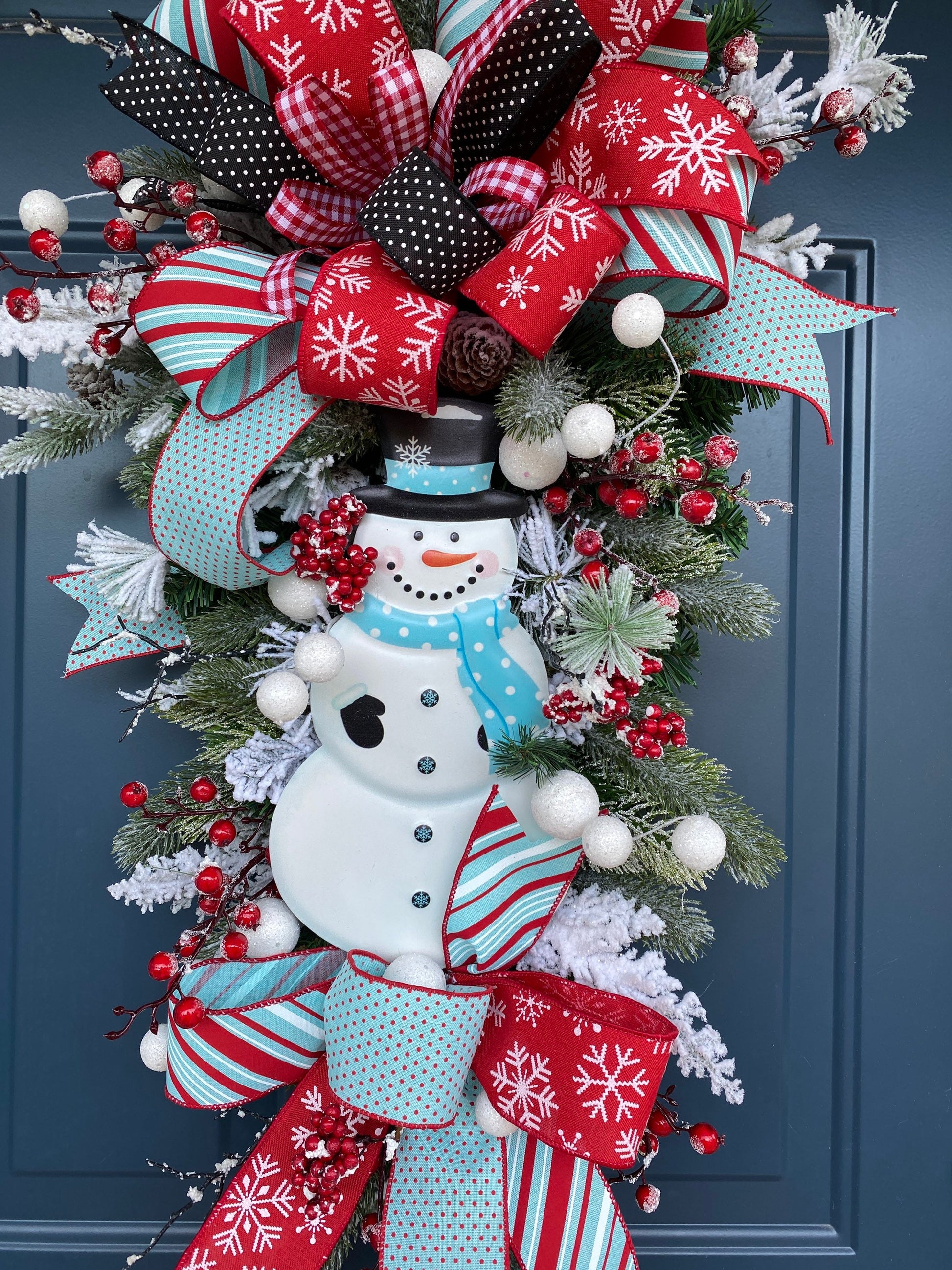 Winter Snowman Teardrop Swag Wreath for Front Door, Snowy Decor for Christmas and Winter, Frosty Decoration for front door