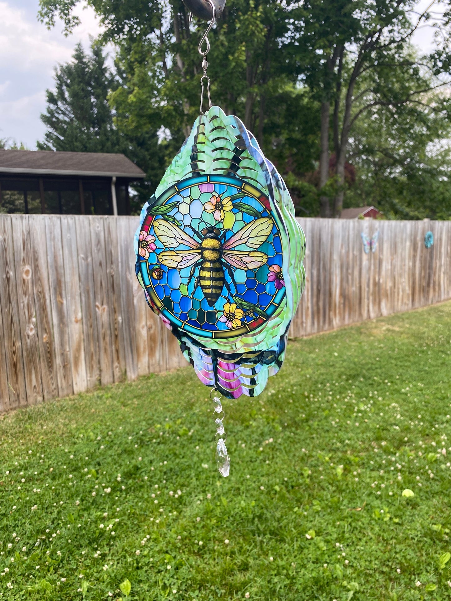 Honey Bee Wind Spinner, Hanging Stained Glass Effect Bee Wind Spinner, Bee Gifts, Yard Art Metal Honey Bee Wind Sun Catcher