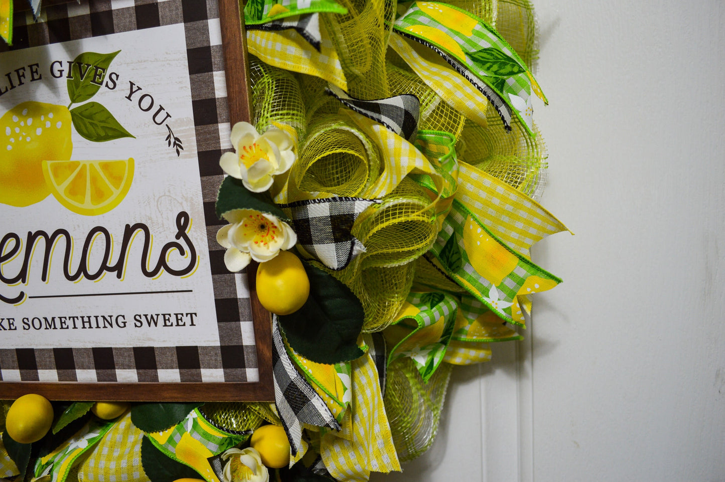 Lemon Wreath for Front Door, Lemon Kitchen Decor, Yellow Green Lemonade Door Hanger, Lemon Porch Decor, Summer Lemonade Wreath,