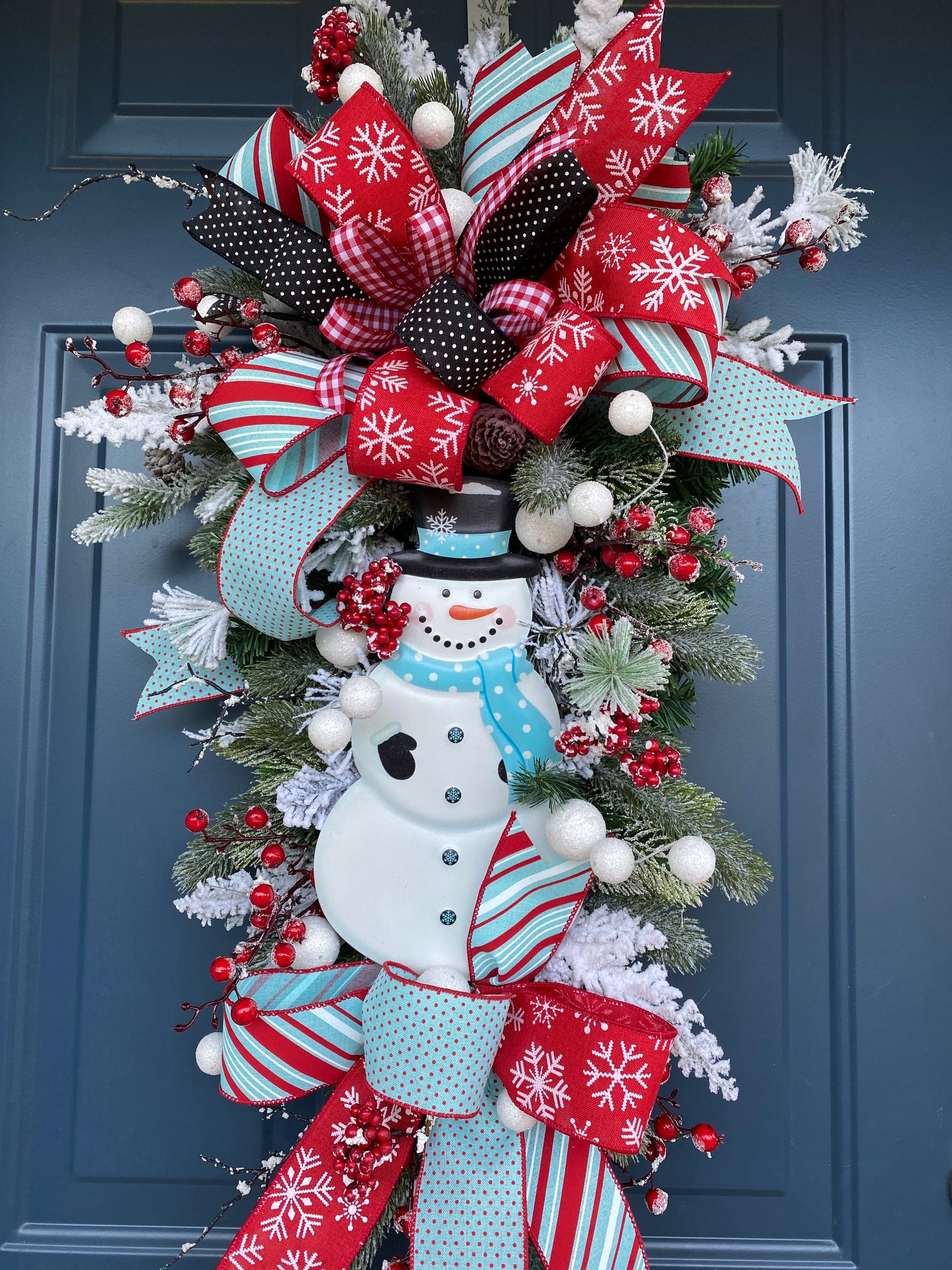 Winter Snowman Teardrop Swag Wreath for Front Door, Snowy Decor for Christmas and Winter, Frosty Decoration for front door