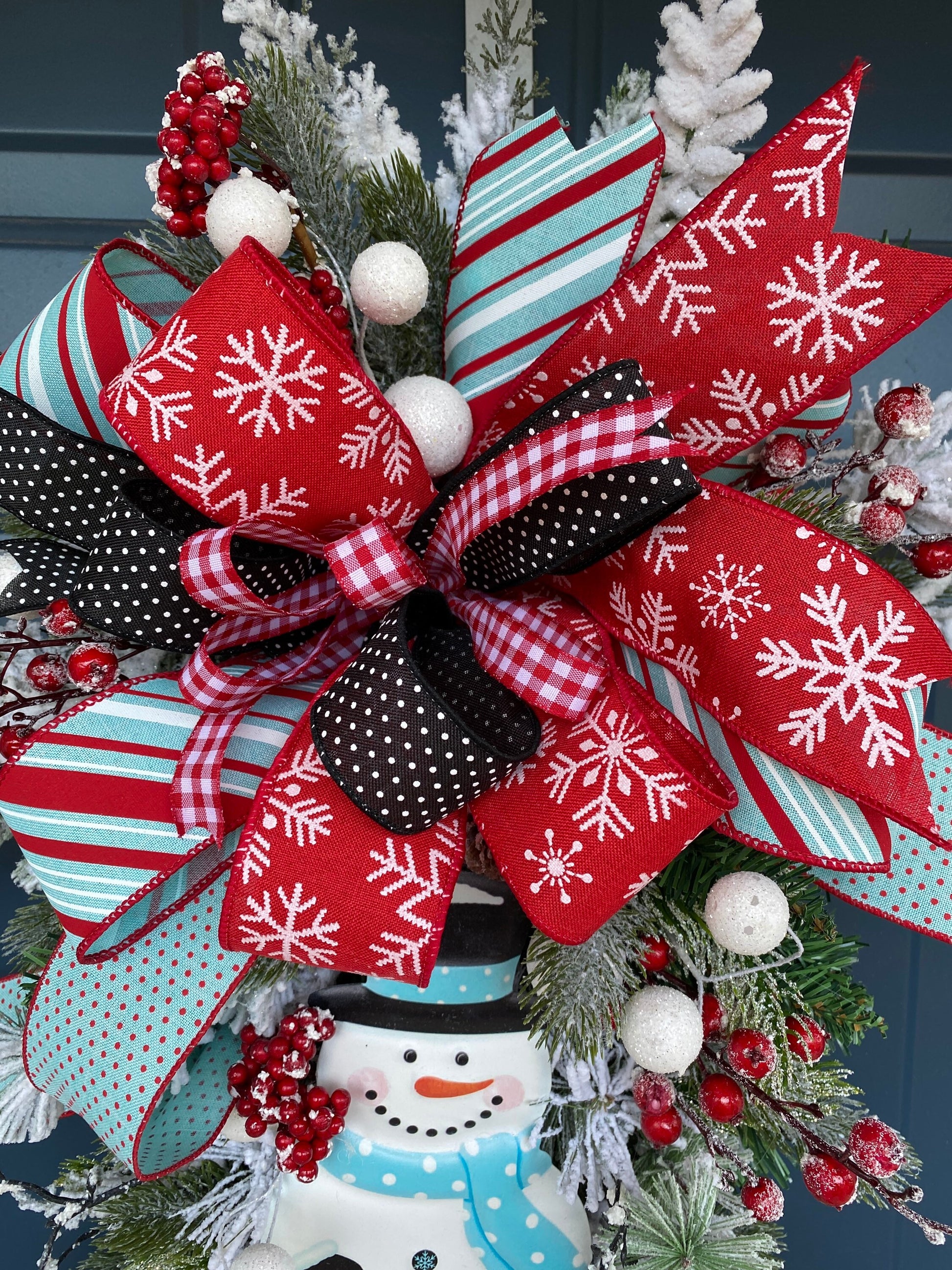 Winter Snowman Teardrop Swag Wreath for Front Door, Snowy Decor for Christmas and Winter, Frosty Decoration for front door