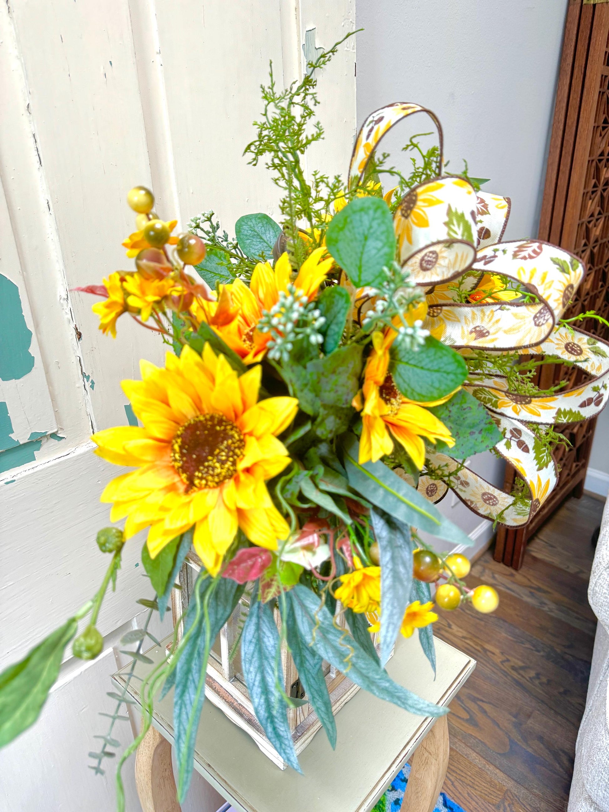 Fall Sunflower Lantern Swag, Handmade Autumn Bannister Swag, Porch Light Sunflower Decoration, Lantern Topper Arrangement