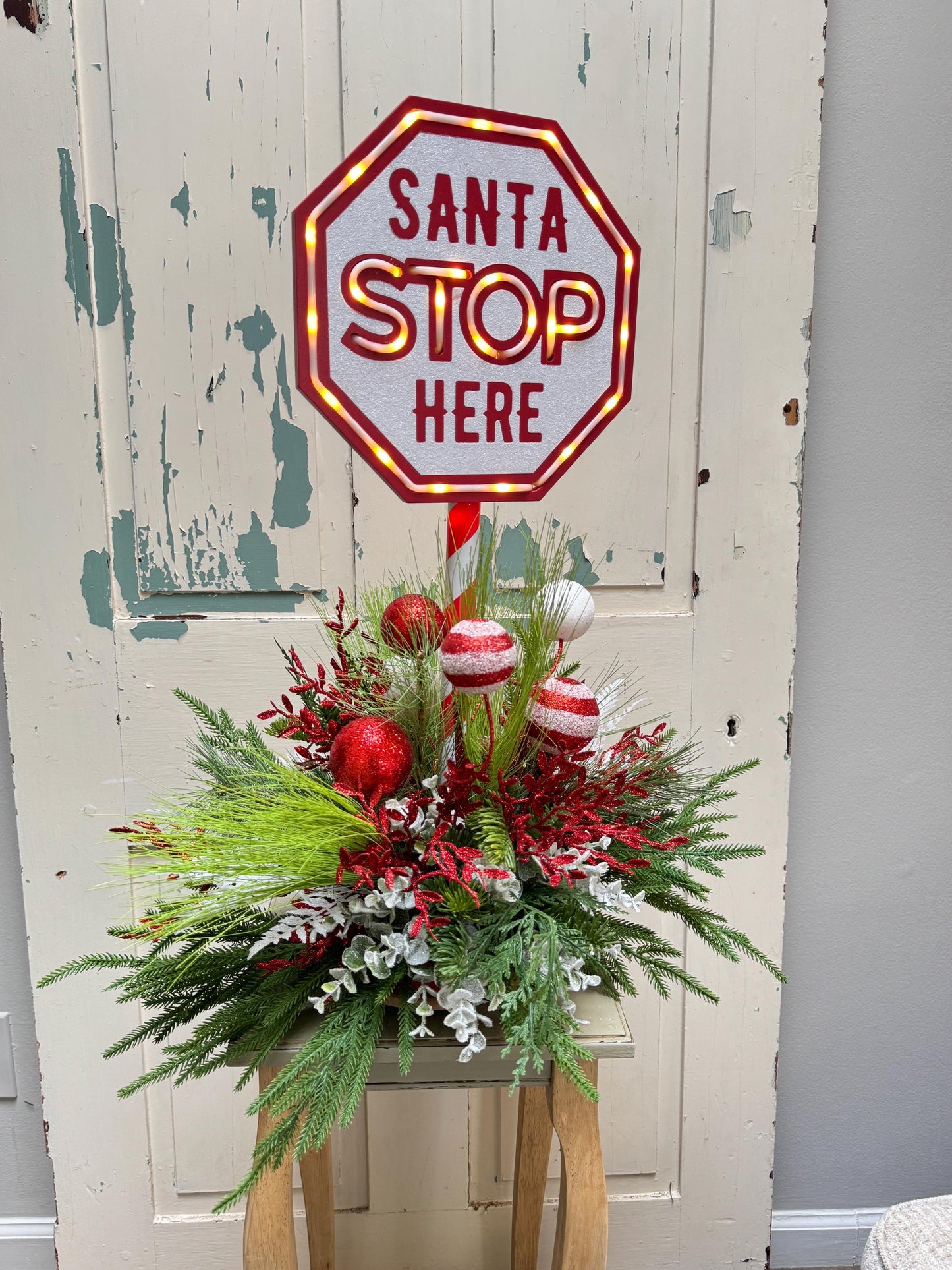 Santa Stop Here Christmas Arrangement, Light Up Pole Sign with Holiday Greenery, Santa Decor for Porch or Entryway