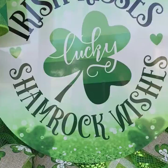 St Patrick's Day Shamrock Wreath for Front Door, Irish Welcome Decoration, Green and White Irish Kisses Shamrock Wishes  Wreath
