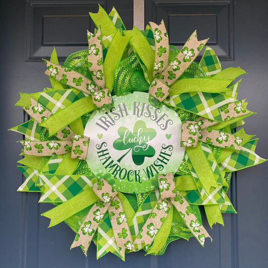 St Patrick's Day Shamrock Wreath for Front Door, Irish Welcome Decoration, Green and White Irish Kisses Shamrock Wishes Wreath