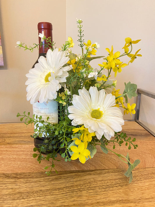 White Daisy Wine Bottle Bouquet, Summer Arrangement for Candle Hostess Gift, Housewarming Gift, Bridal Shower Decor, Mother’s Day Gift,