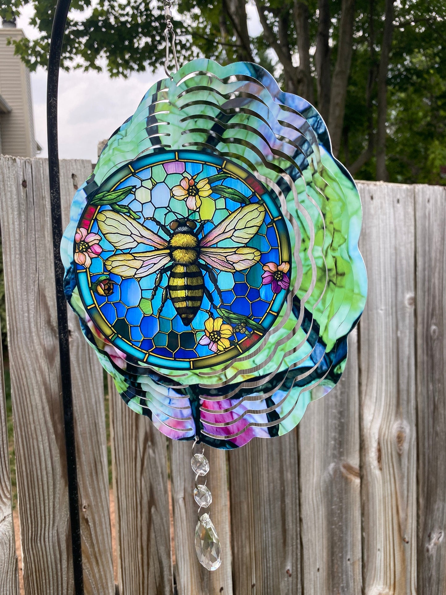 Honey Bee Wind Spinner, Hanging Stained Glass Effect Bee Wind Spinner, Bee Gifts, Yard Art Metal Honey Bee Wind Sun Catcher